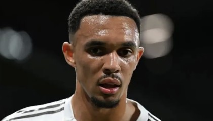 世界杯官方软件安装-BBC：图赫尔观战皇马vs拜仁，目睹阿诺德攻防两端不稳定发挥