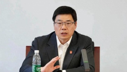 世界杯赛事app下载-压力太大！中国篮协主席在更衣室哭了 郭士强拥抱安慰 球员拍肩膀